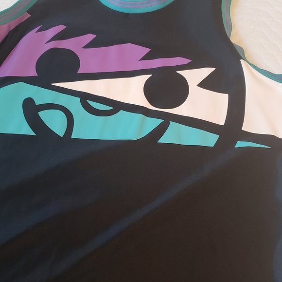 Neff Basketball Jersey - Picture 3 of 4